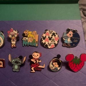 DISNEY PINS ❤️❤️